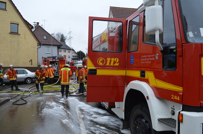 Remseck: Mercedes brennt in Garage